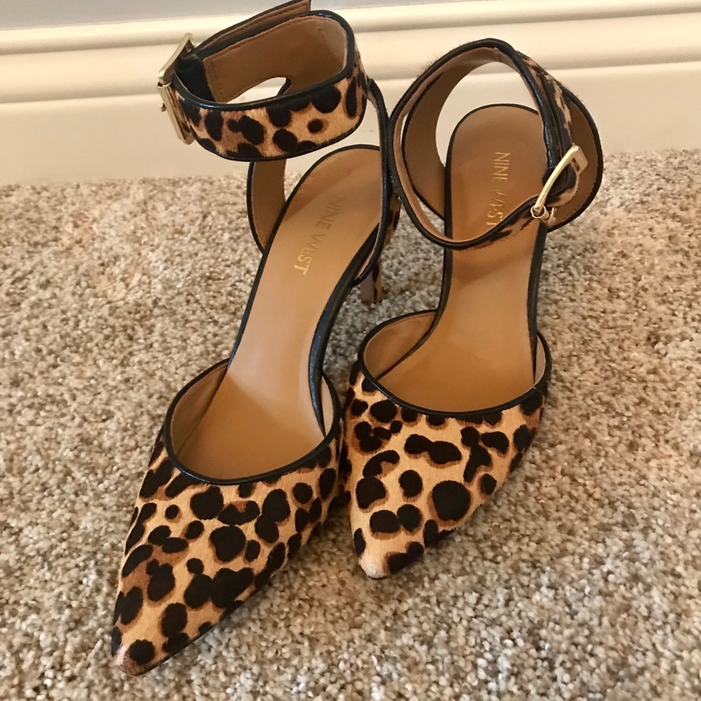 Nine West Size 5 Leopard pumps!